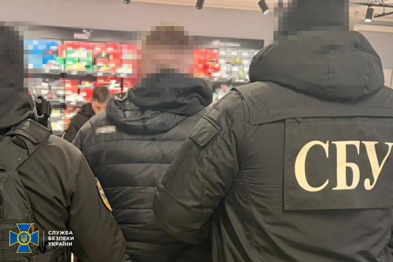 "Тариф" сягав 24 тис. доларів: СБУ і Нацполіція ліквідували десять схем для ухилянтів у різних регіонах України. Фото