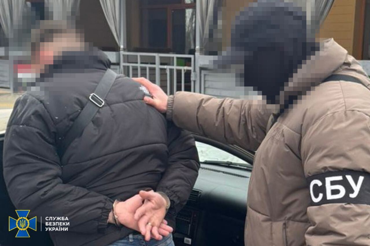"Тариф" сягав 24 тис. доларів: СБУ і Нацполіція ліквідували десять схем для ухилянтів у різних регіонах України. Фото