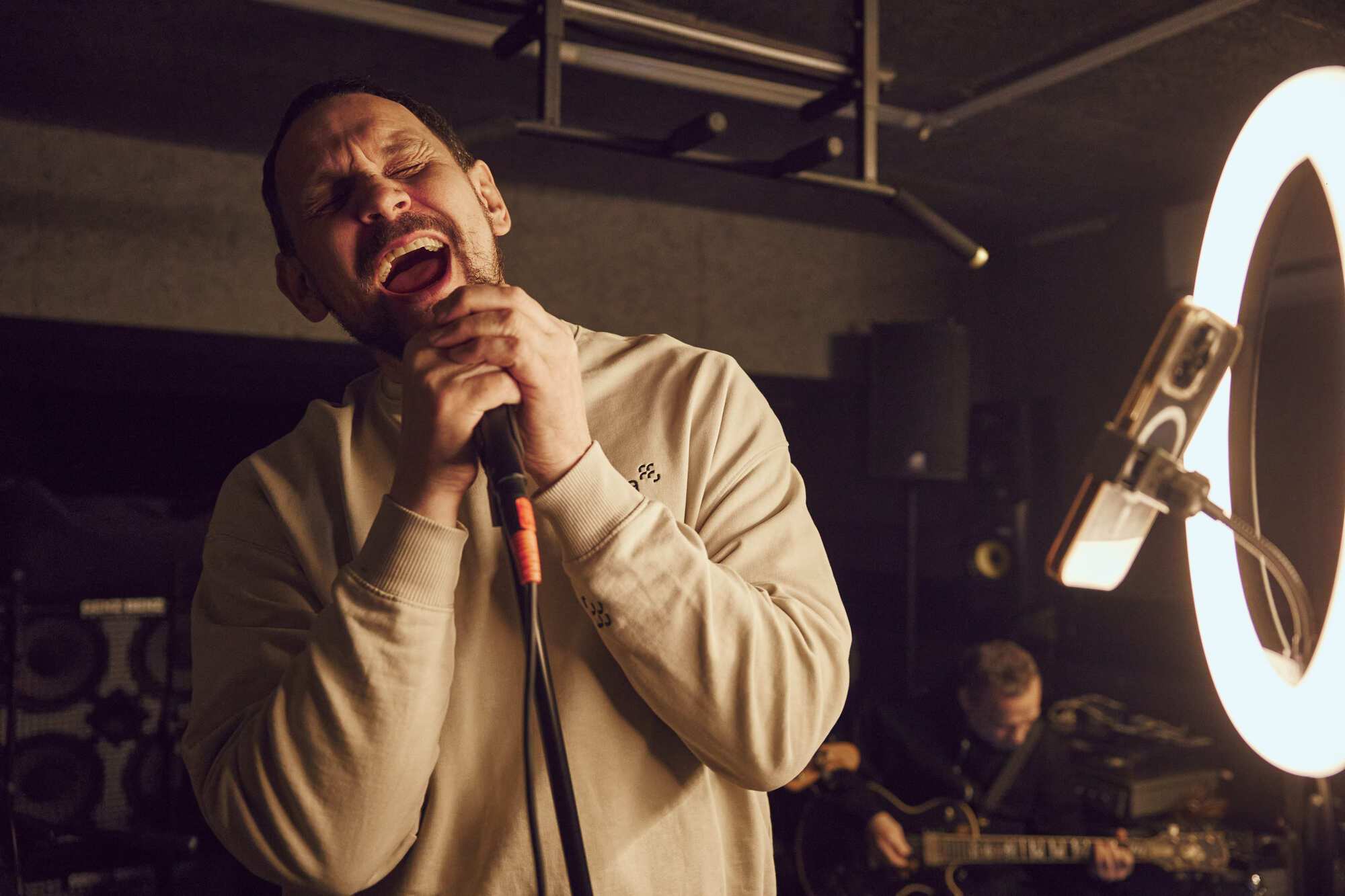 Натхненна Василем Симоненком і українцями: гурт "Друга Ріка" випустив нову пісню "МИ"