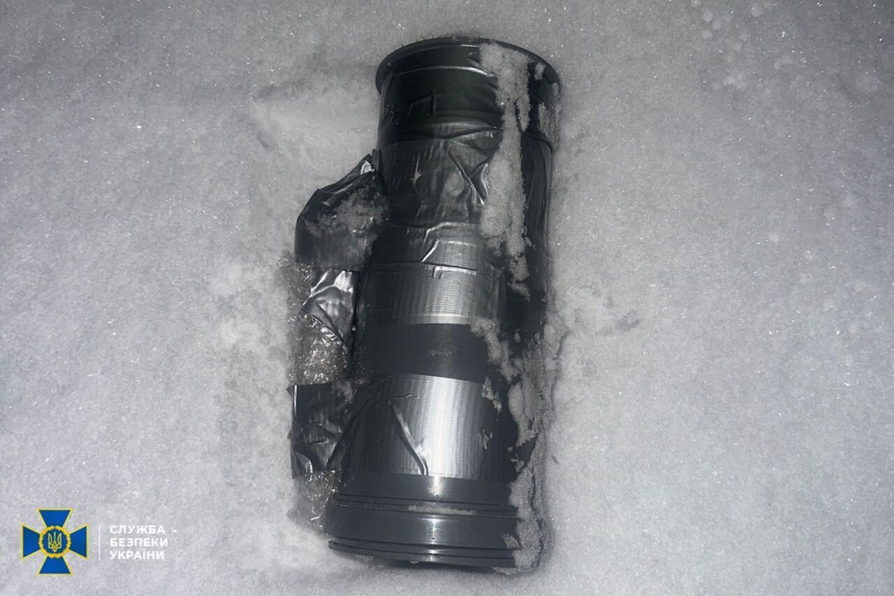 Планировала сбежать в Россию: СБУ задержала вражескую агентку, которая пыталась взорвать здание ТЦК в Донецкой области. Фото