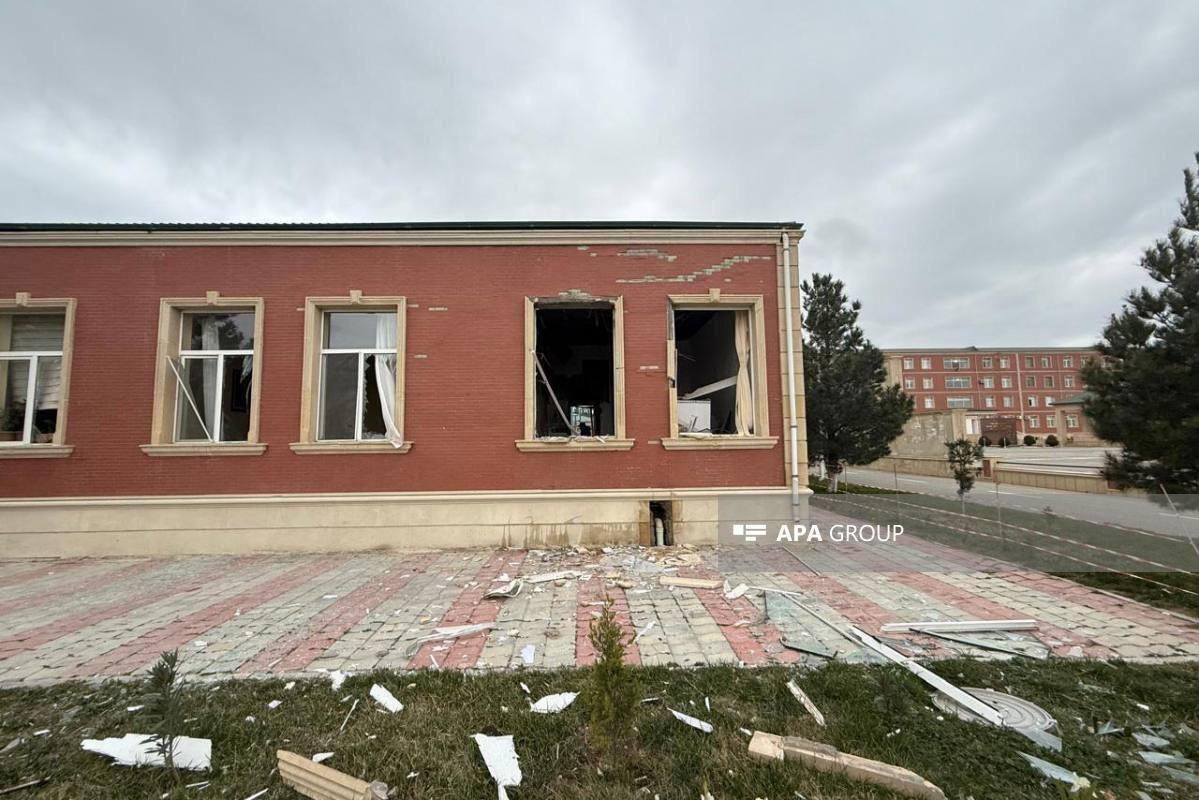 Безпілотник, який летів з Ірану, впав поблизу аеропорту у Азербайджані: є поранені, МЗС викликало посла Ірану