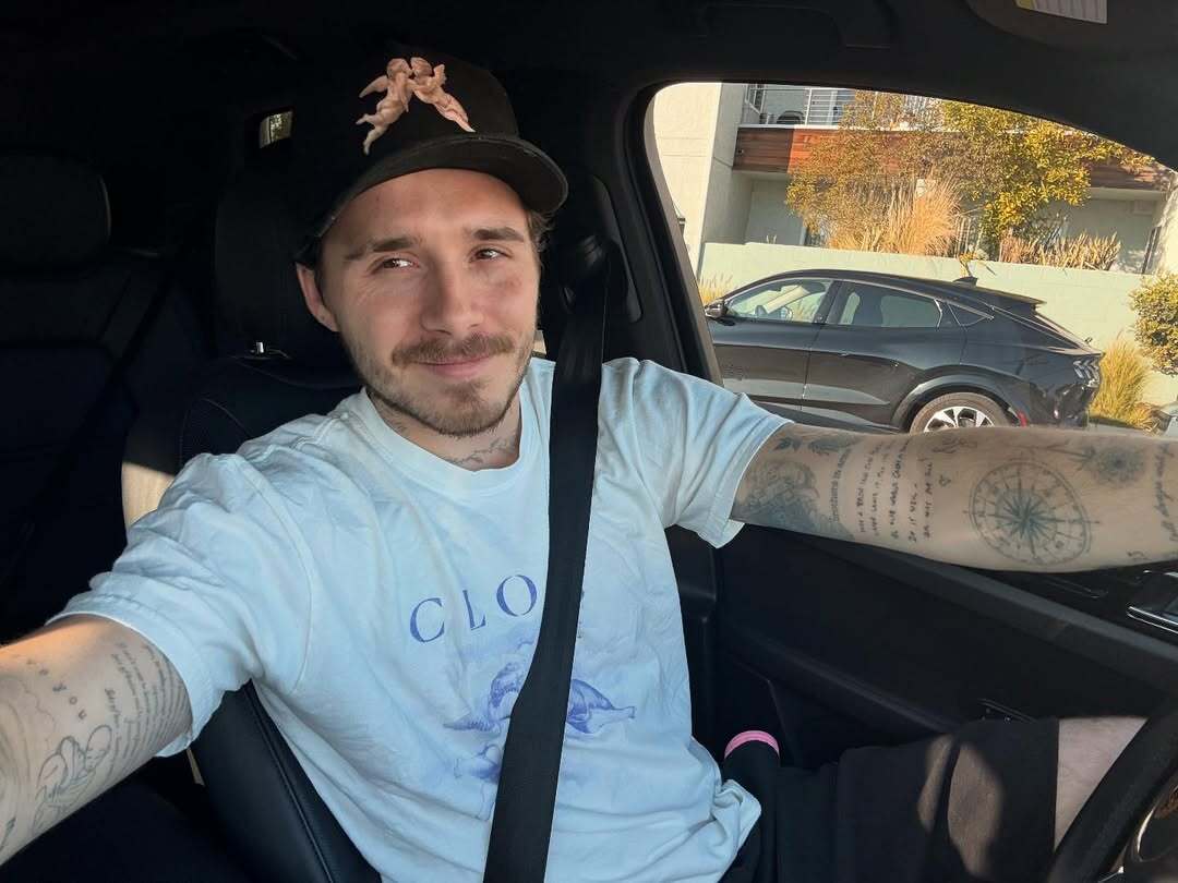 Попытка помириться обернулась крахом: инсайдер раскрыл неожиданную реакцию Бруклина Бекхэма на публичное поздравление родителей