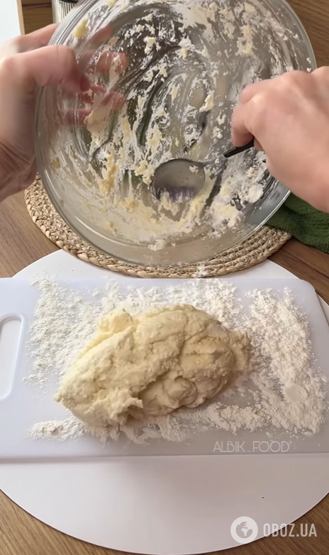 Як готувати сирники, щоб вони не розпадались і не горіли: найпростіший рецепт