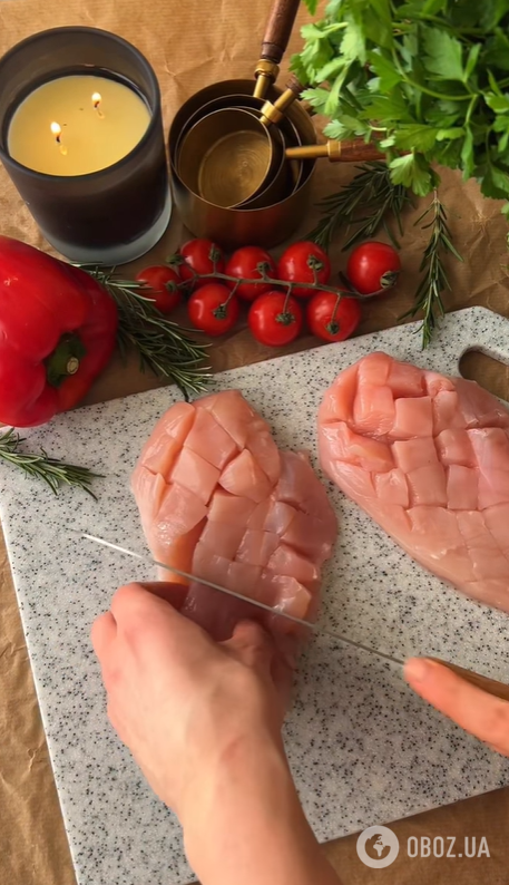 Куриное филе получится нежным и сочным: как вкусно приготовить мясо на обед