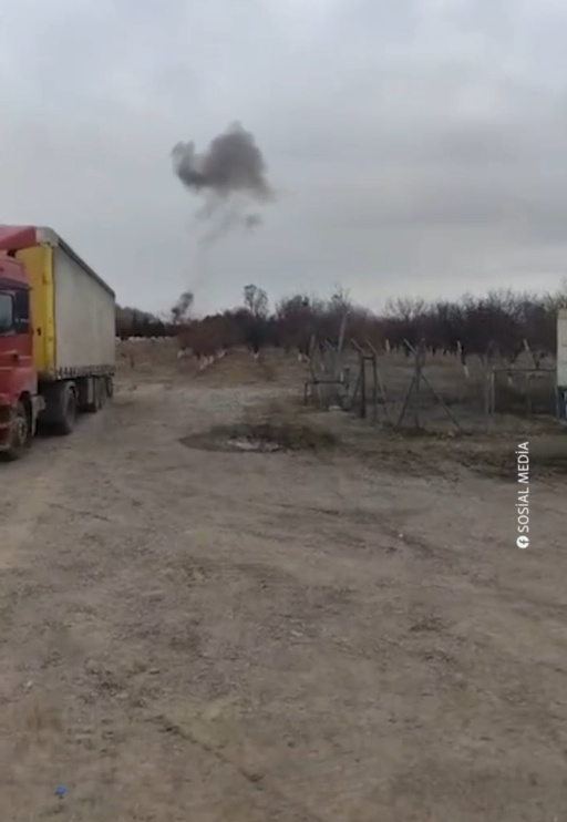 Безпілотник, який летів з Ірану, впав поблизу аеропорту у Азербайджані: є поранені, МЗС викликало посла Ірану