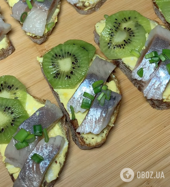 Оригінальні бутерброди з оселедцем для святкового столу: готуються 5 хвилин