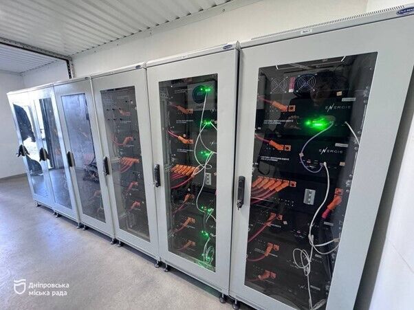 В Днепре "Прозрачный офис" стал энергонезависимым