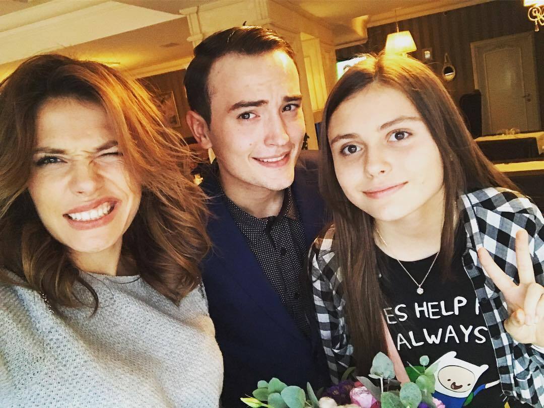 "Ця тема "гріє" вуха багатьом". В'ячеслав Хостікоєв – про родинний розкол, бізнес у пластичній хірургії та болючі публічні ярлики