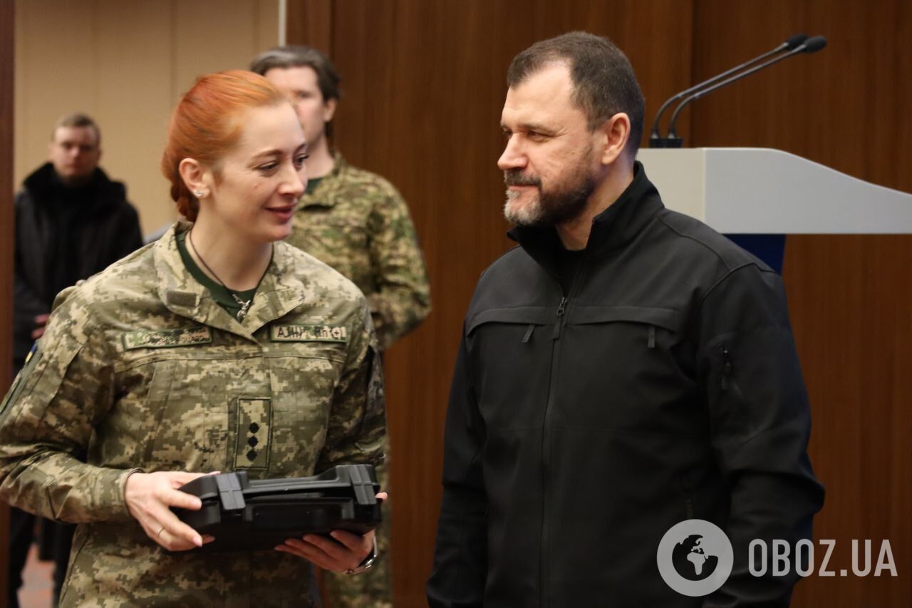 Награды и новые анатомические бронежилеты: в Киеве состоялся форум женщин системы МВД