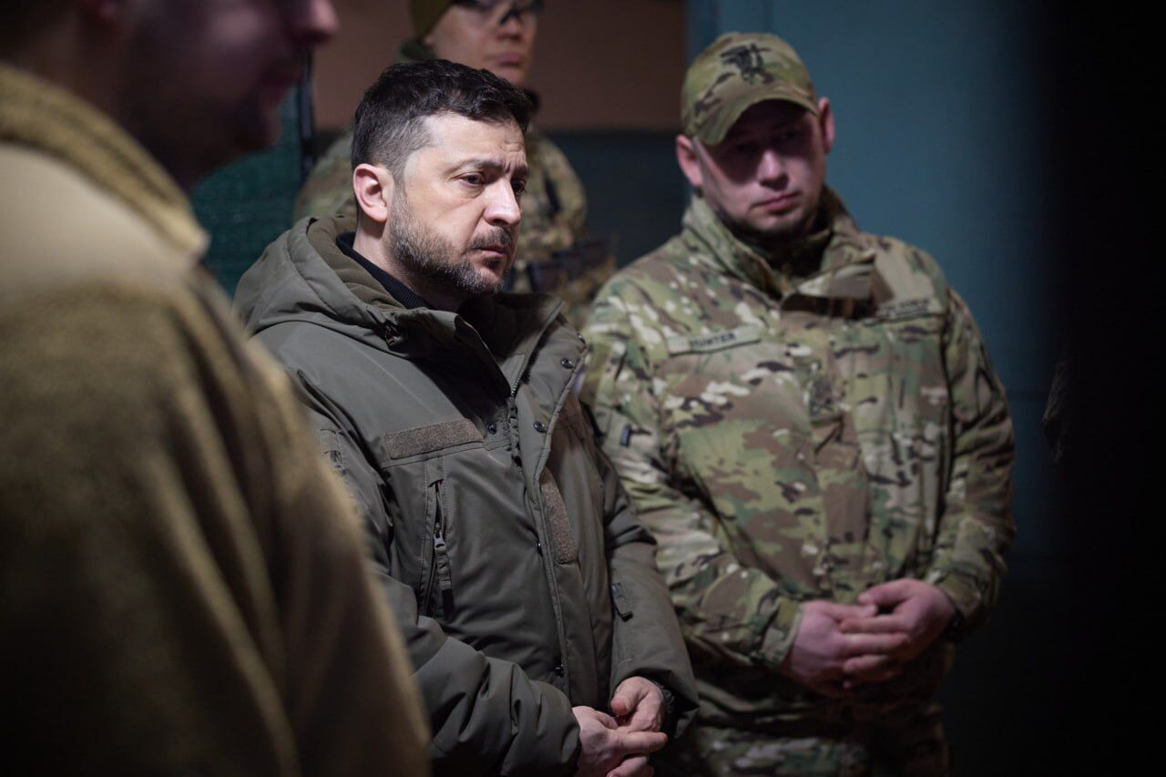 Боронят Славянск, Краматорск, Дружковку и Константиновку: Зеленский на Донбассе отметил государственными наградами воинов ряда бригад. Фото и видео