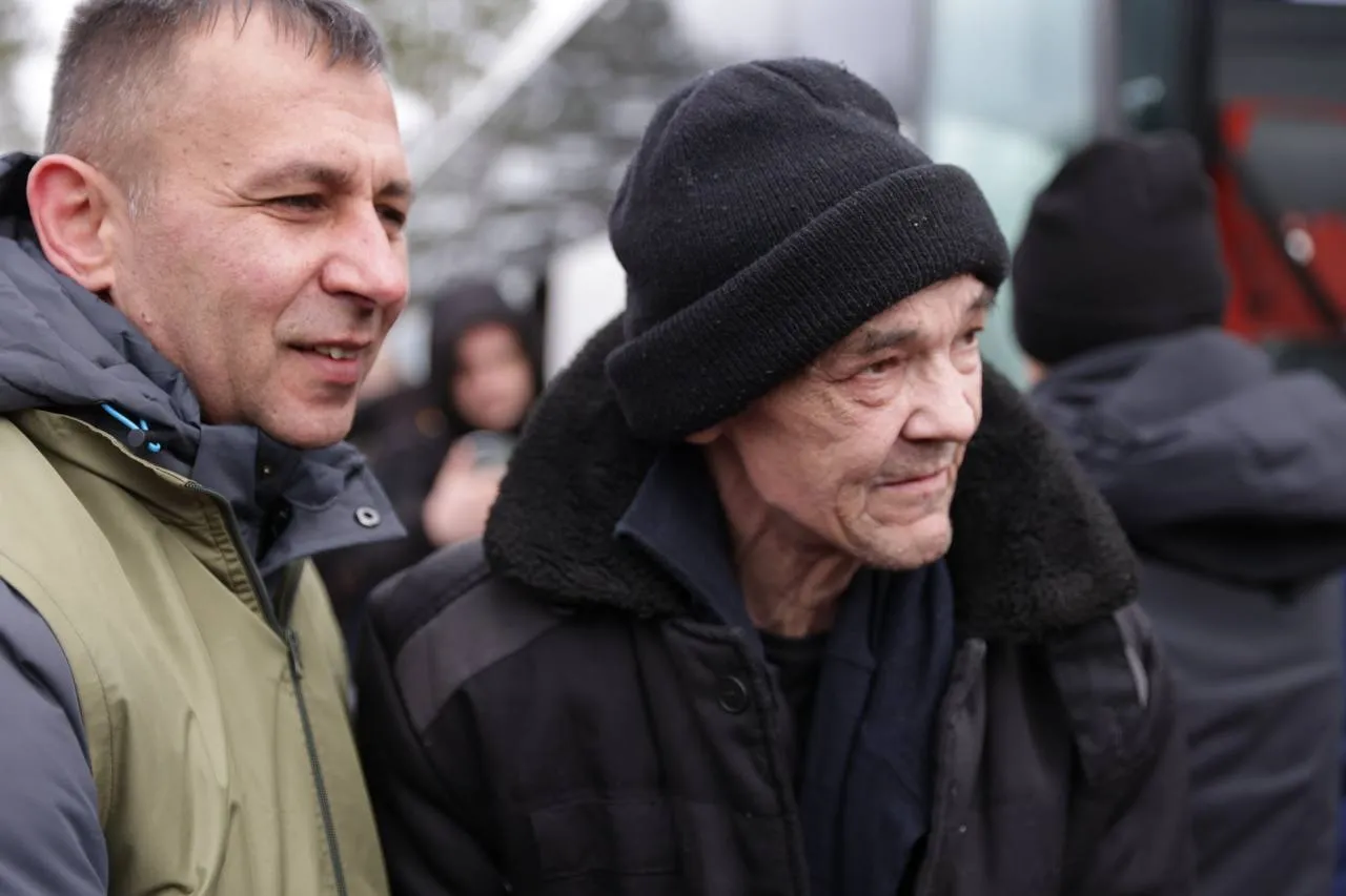 Сотни украинских защитников возвращаются домой: Зеленский сообщил о новом обмене пленными. Фото и видео