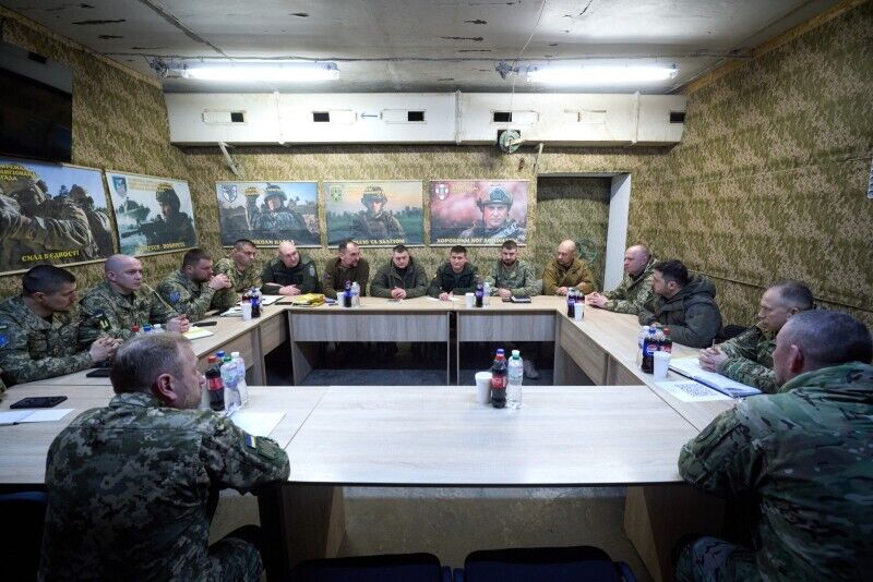 Боронят Славянск, Краматорск, Дружковку и Константиновку: Зеленский на Донбассе отметил государственными наградами воинов ряда бригад. Фото и видео