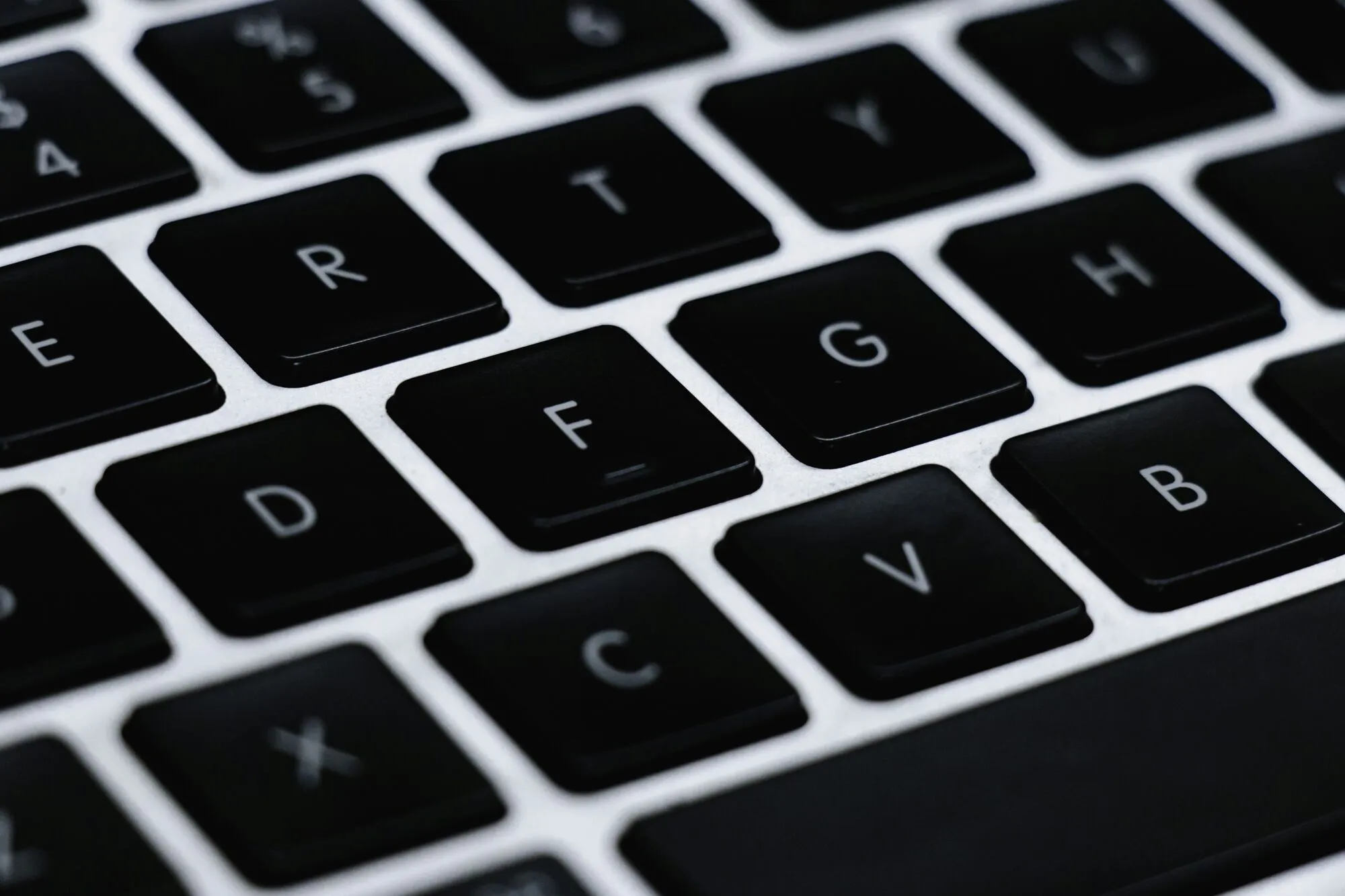 Чому на буквах "А" і "О" на клавіатурі є виступи: мають дуже важливу роль