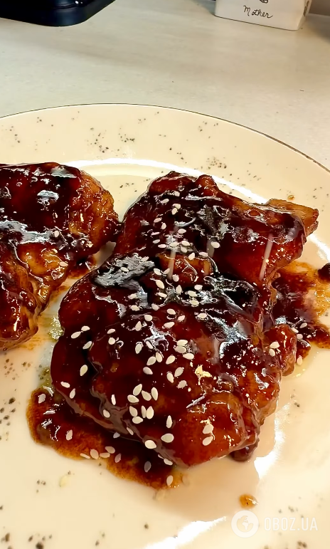 Соковиті курячі стегна на сковорідці: як смачно приготувати