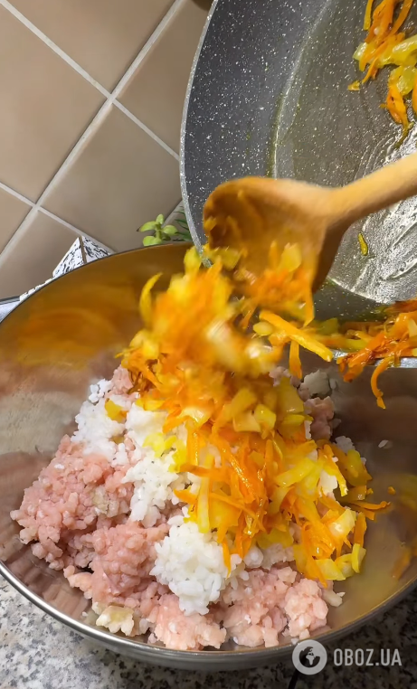 Смачні домашні голубці з пекінської капусти: готуються простіше за класичний варіант