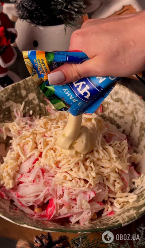 Салат з крабовими паличками: які інгредієнти додати для кращого смаку страви