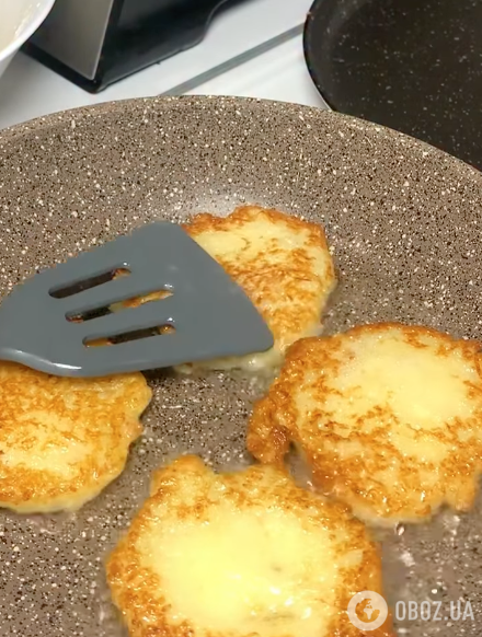 Хрустящие, золотистые деруны, которые не будут серыми: добавьте в тесто всего один овощ