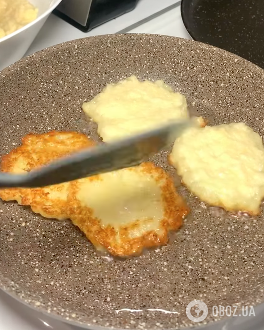 Хрустящие, золотистые деруны, которые не будут серыми: добавьте в тесто всего один овощ