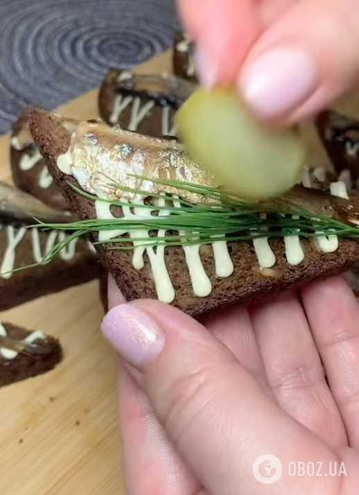 Бутерброды со шпротами по-новому: делимся оригинальным рецептом