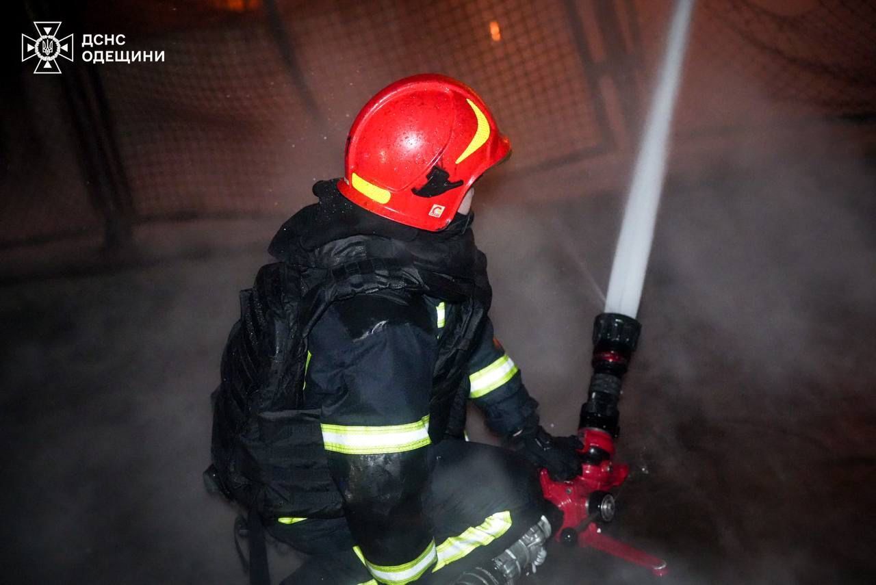 Україна була під масованою атакою "Шахедів" і ракет: є жертви і поранені, пошкоджено інфраструктуру. Всі деталі і фото