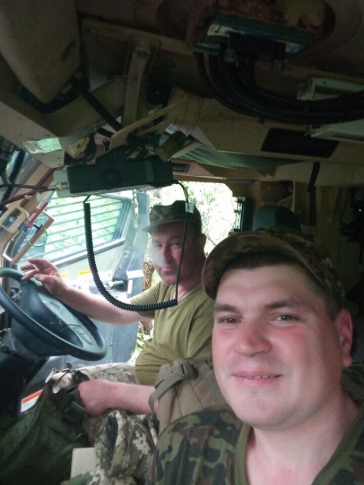 Із російського полону повернувся військовий з Житомирщини, якому дружина щомісяця писала листи. Фото