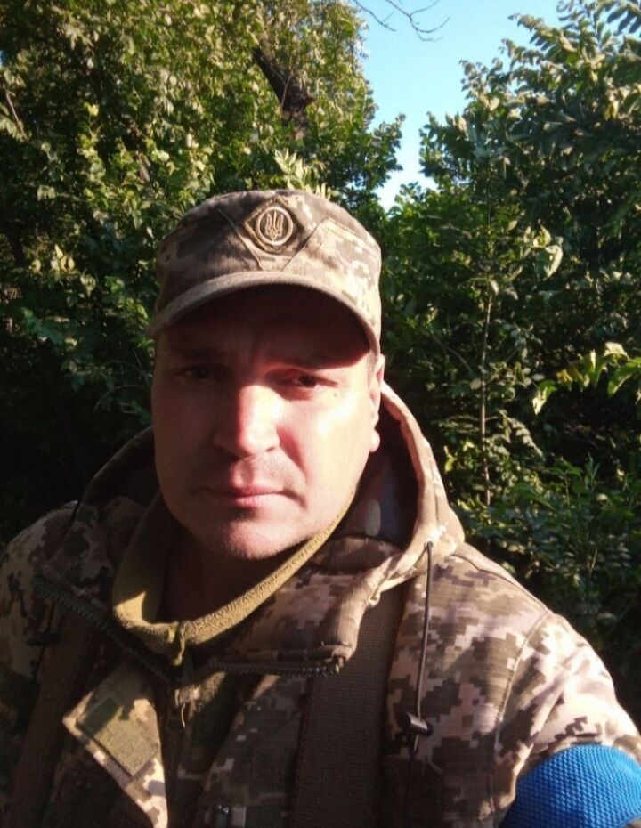 Із російського полону повернувся військовий з Житомирщини, якому дружина щомісяця писала листи. Фото