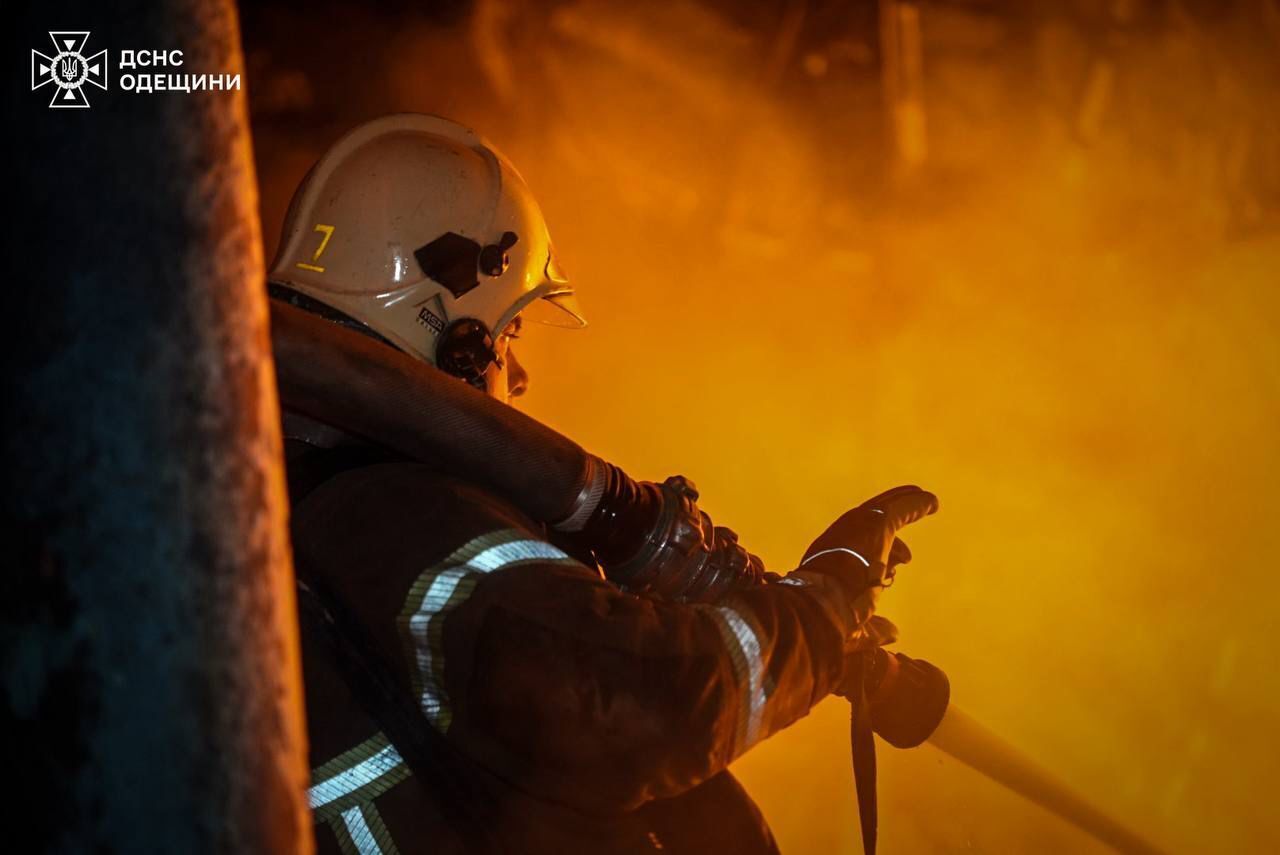 Україна була під масованою атакою "Шахедів" і ракет: є жертви і поранені, пошкоджено інфраструктуру. Всі деталі і фото