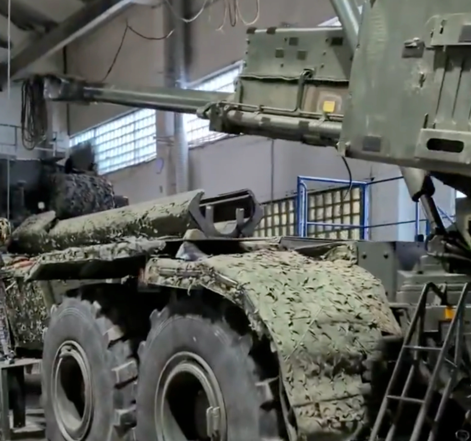 Британія вперше показала свої майстерні, де ремонтують військову техніку на території України