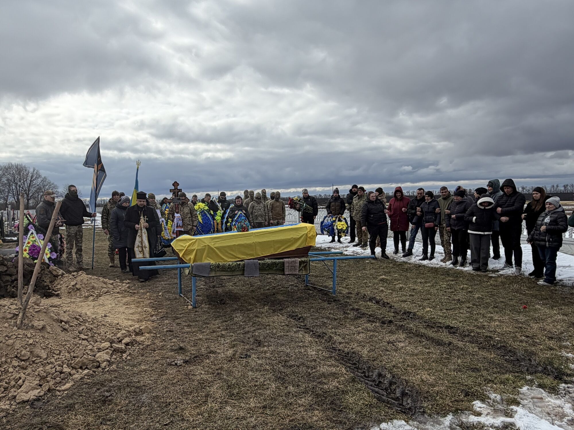 Воював на найгарячіших напрямках фронту: на Полтавщині попрощалися з Героєм, що загинув на Харківщині. Фото