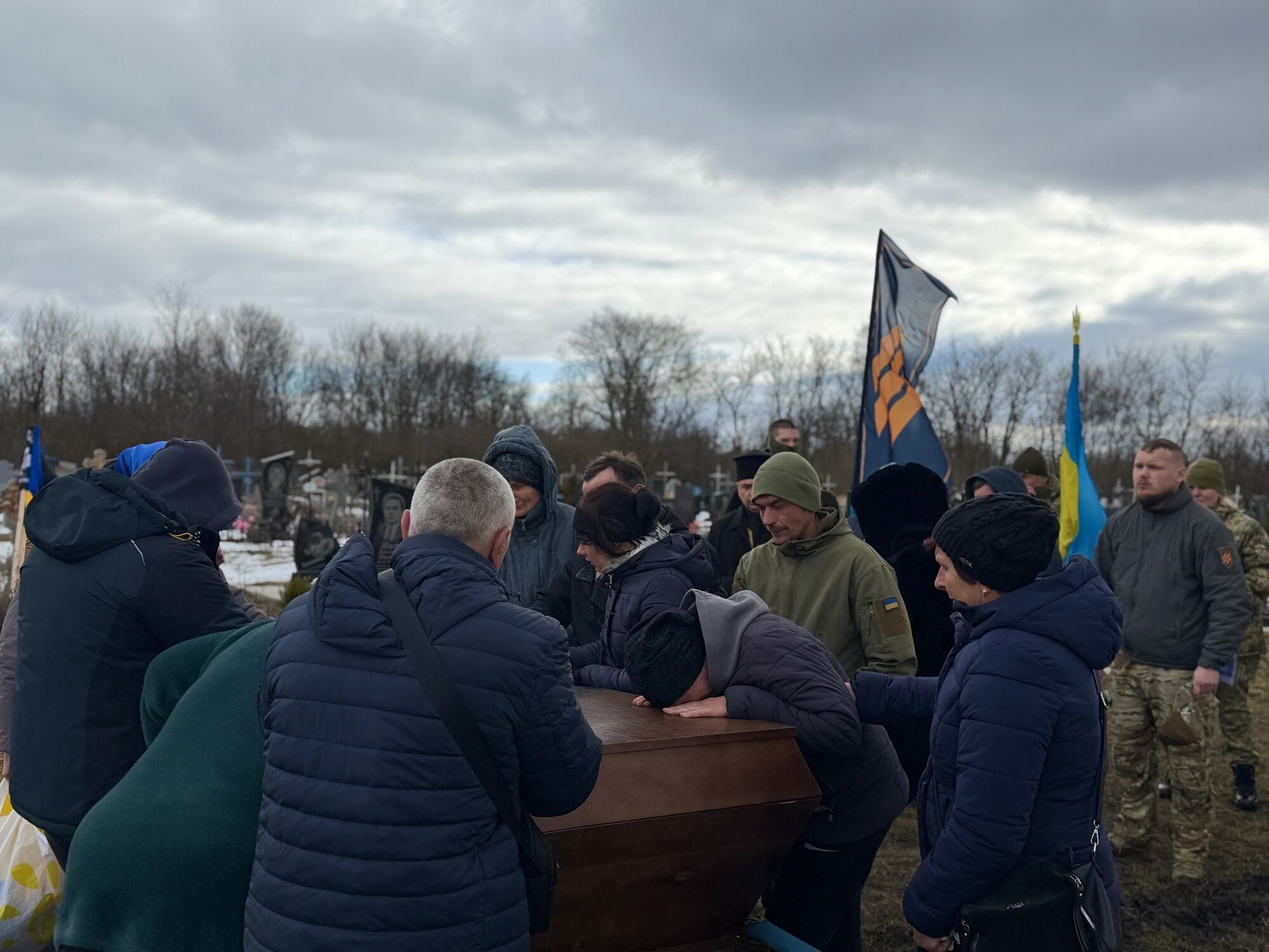 Воював на найгарячіших напрямках фронту: на Полтавщині попрощалися з Героєм, що загинув на Харківщині. Фото