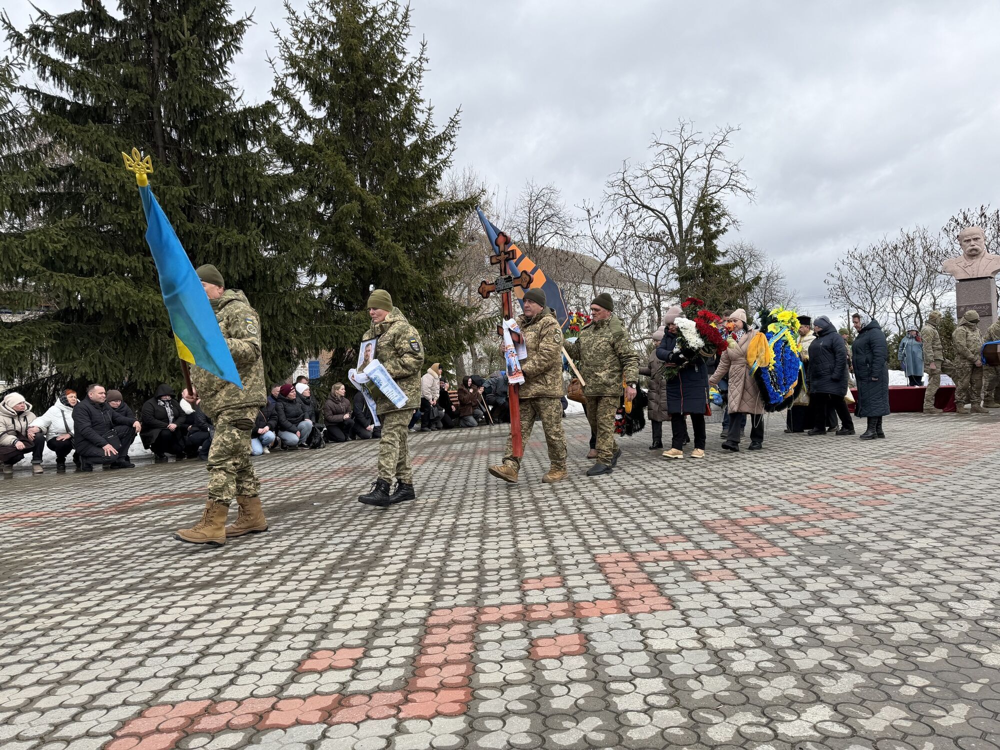 Воював на найгарячіших напрямках фронту: на Полтавщині попрощалися з Героєм, що загинув на Харківщині. Фото