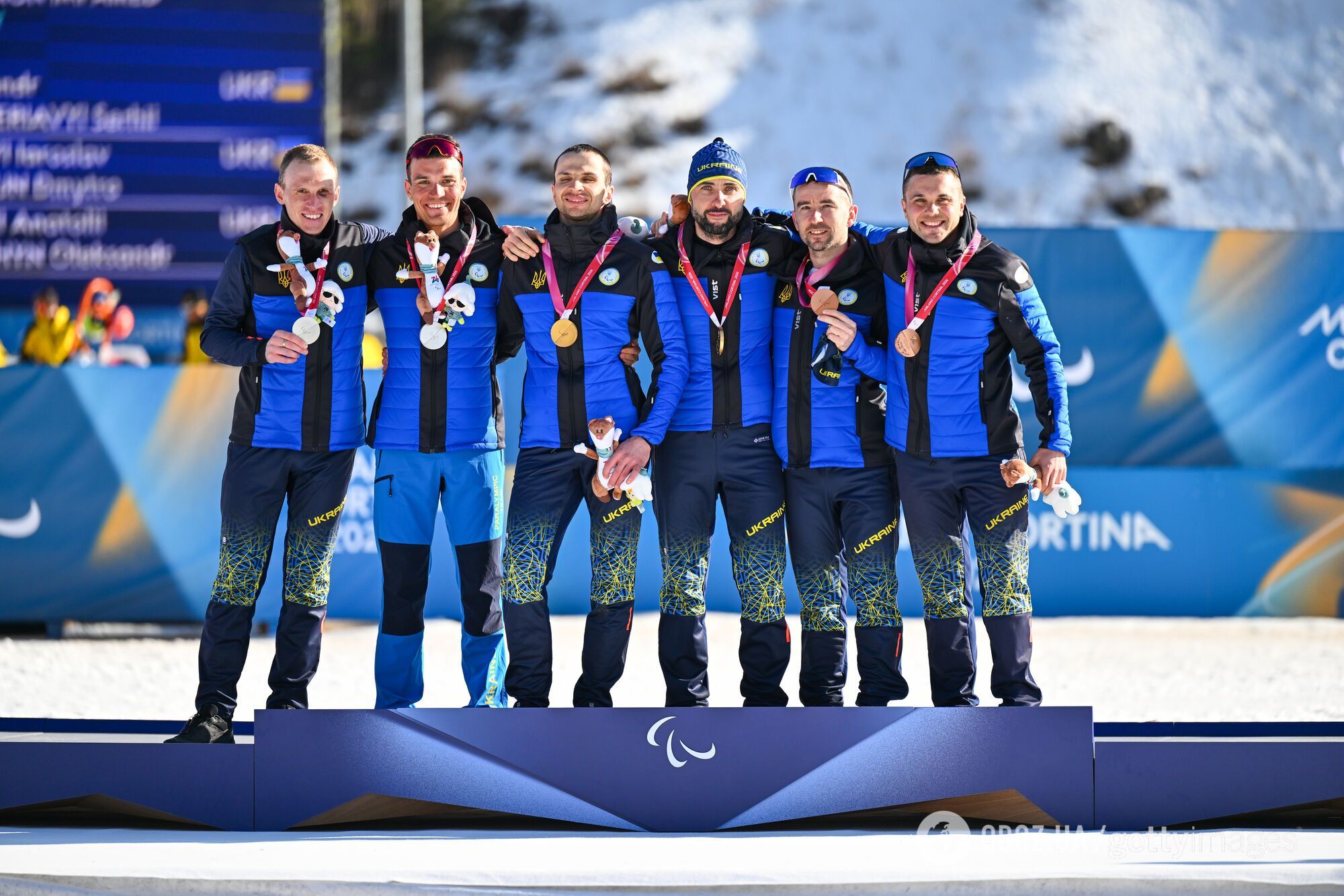 Весь подіум "жовто-синій". На Паралімпіаді-2026 вперше пролунав гімн України. Відео