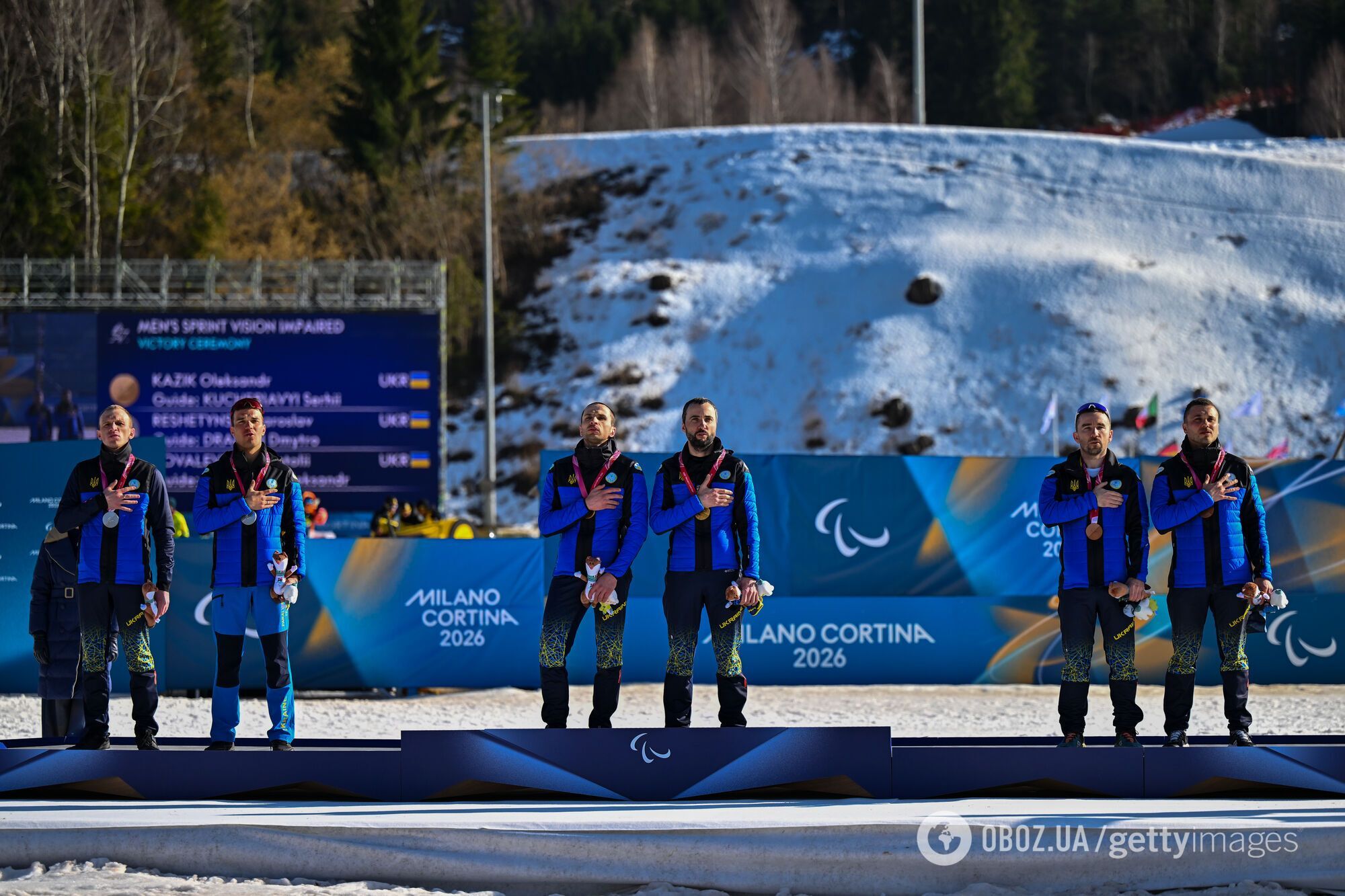 Весь подіум "жовто-синій". На Паралімпіаді-2026 вперше пролунав гімн України. Відео