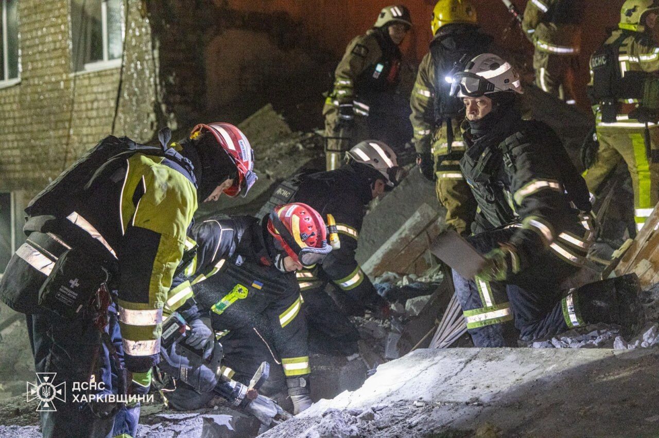 453 дрони і 19 ракет: Зеленський закликав світ відповісти на нову варварську атаку РФ