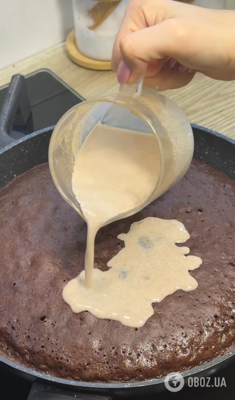 Смачний шоколадний пиріг на сковорідці: готується на сковорідці