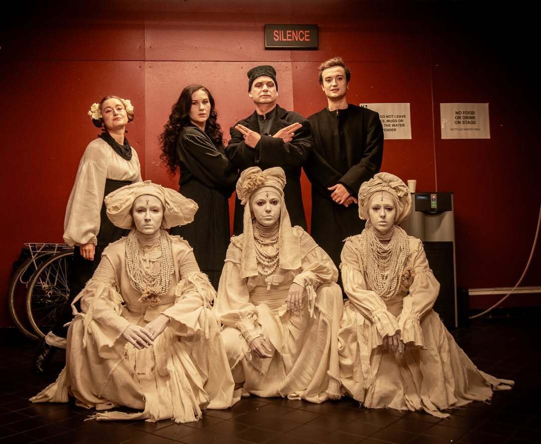 "Меня записали в уклонисты". Актер Вячеслав Хостикоев рассказал историю о гастролях за границей, которая вызвала волну хейта