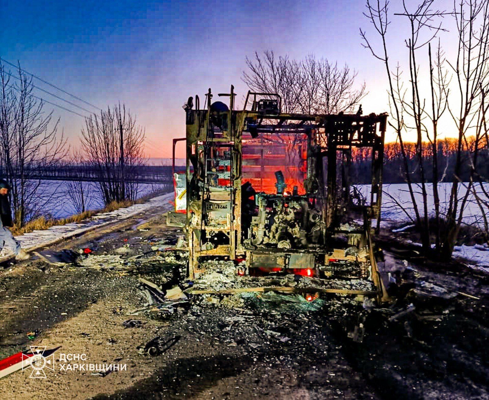 Армія РФ прицільно вдарила по рятувальниках, які працювали на місцях прильотів, на Харківщині та Дніпропетровщині. Фото