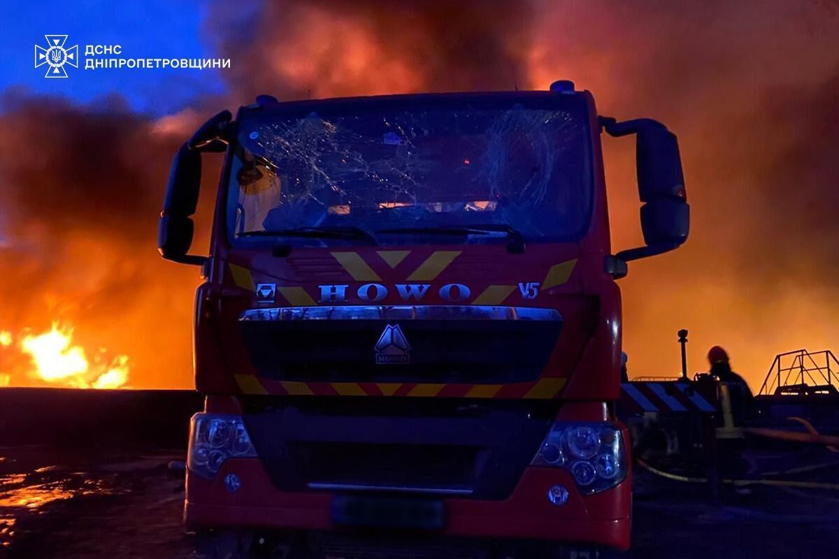 Армія РФ прицільно вдарила по рятувальниках, які працювали на місцях прильотів, на Харківщині та Дніпропетровщині. Фото