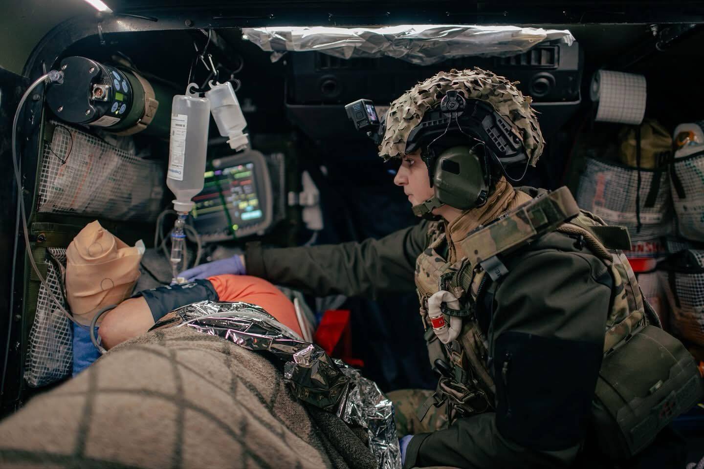 Которую никто не пошатнет, ее силу и мужество невозможно постичь: Порошенко выразил поддержку основательнице "Госпитальеров"