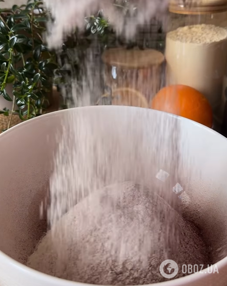 Без яєць, молока та масла: як приготувати смачний пиріг до чаю