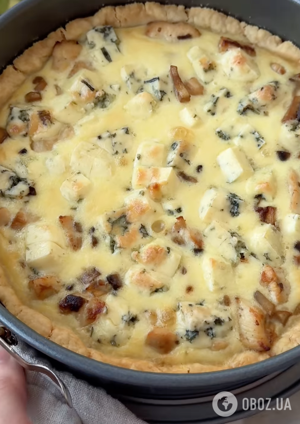 Смачний сирно-грибний кіш за 30 хвилин: рецепт апетитної закуски, коли гості на порозі