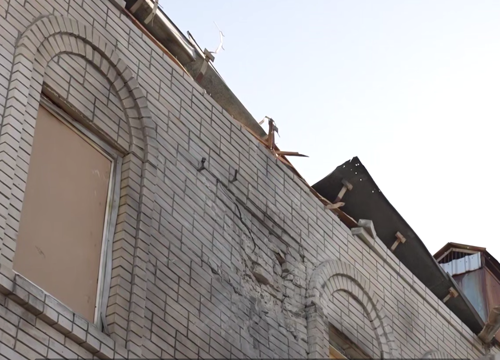 "На меня полетели стекла": жители Сум рассказали о моменте российской атаки и ее последствиях. Видео