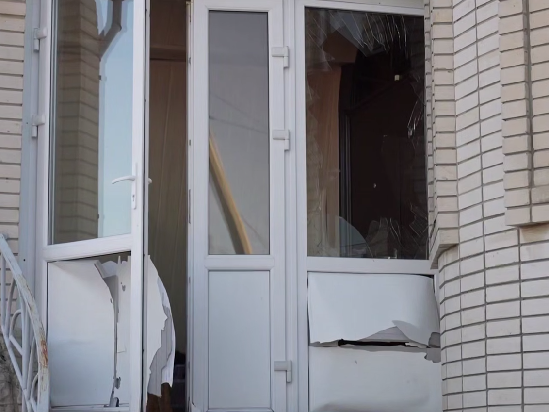 "На меня полетели стекла": жители Сум рассказали о моменте российской атаки и ее последствиях. Видео