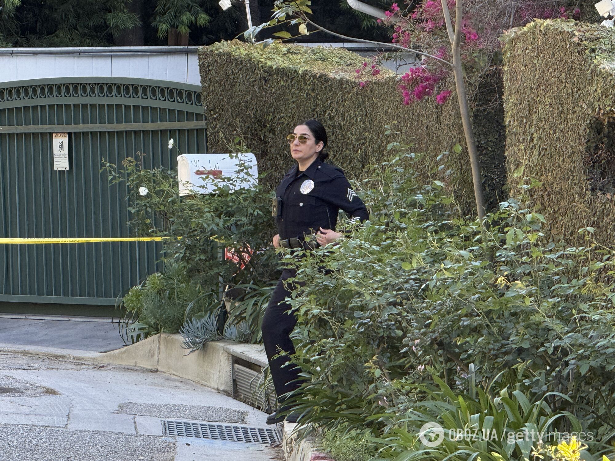 Дом Рианны в Беверли-Хиллз обстреляли из винтовки: певица была внутри