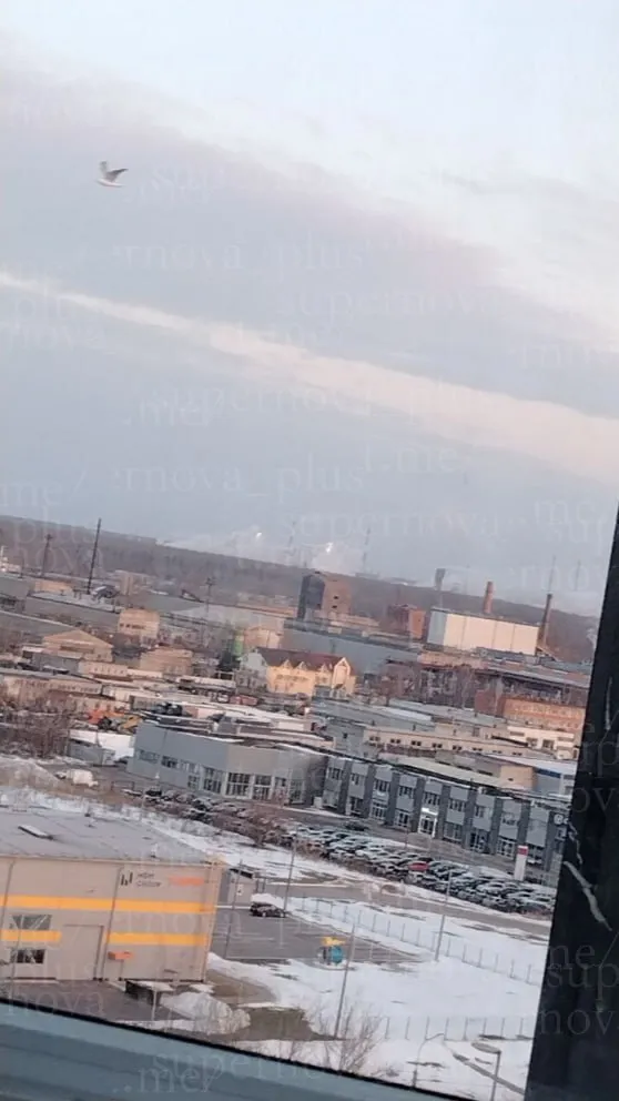 Під ударом був стратегічний завод: у російському Великому Новгороді прогриміли вибухи. Фото і відео