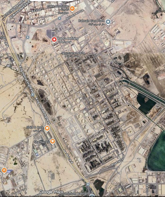 "Ключовий об'єкт": Іран атакував найбільший НПЗ у Бахрейні, піднявся дим. Фото і відео