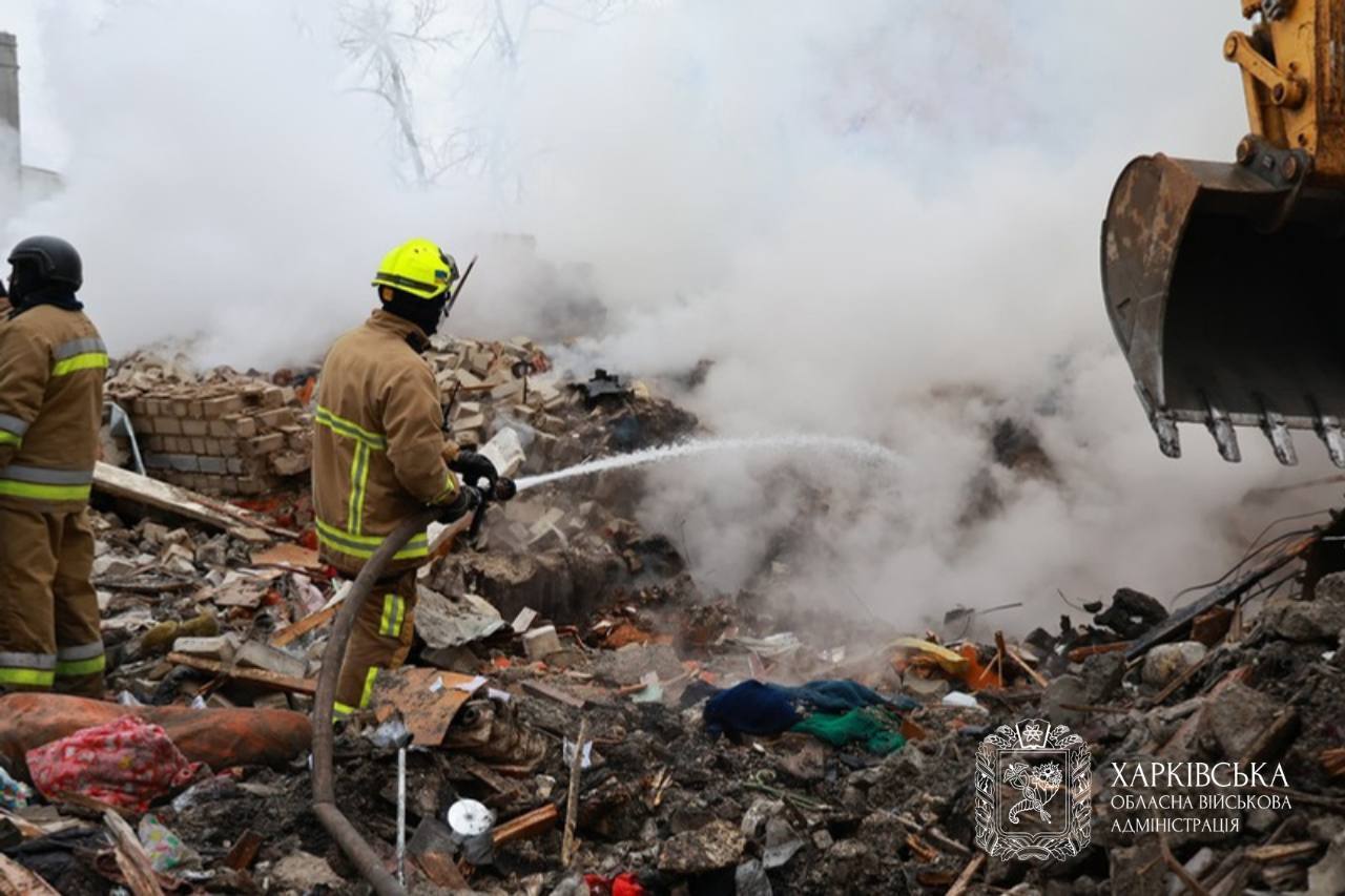 Среди жертв – двое детей: в Харькове завершили работы на месте российского удара, объявлен День траура. Фото