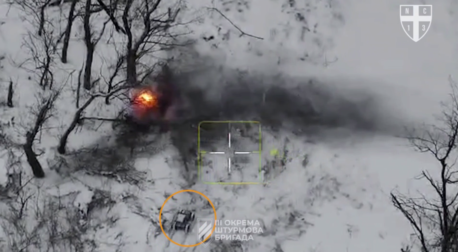 Відпрацювали ювелірно: українські військові "наосліп" підірвали танк окупантів на Харківщині. Відео