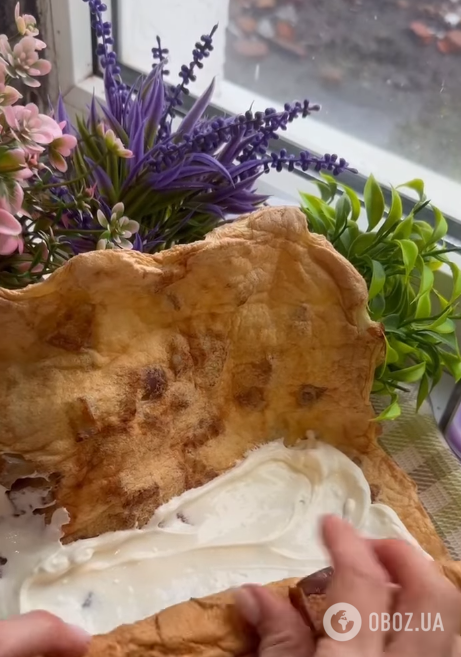 Вкусный яблочный рулет к чаю: не придется вымешивать и раскатывать тесто