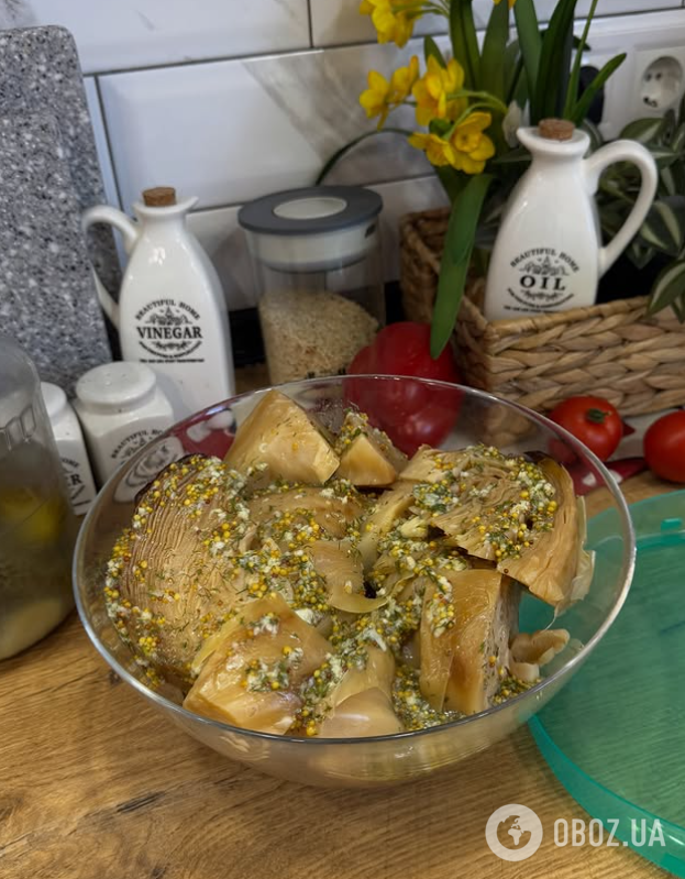 Смачна запечена капуста з часником: як приготувати